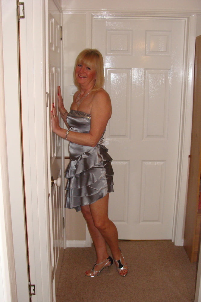 Sexy blonde amateur uk gilf montre tout
 #106514566