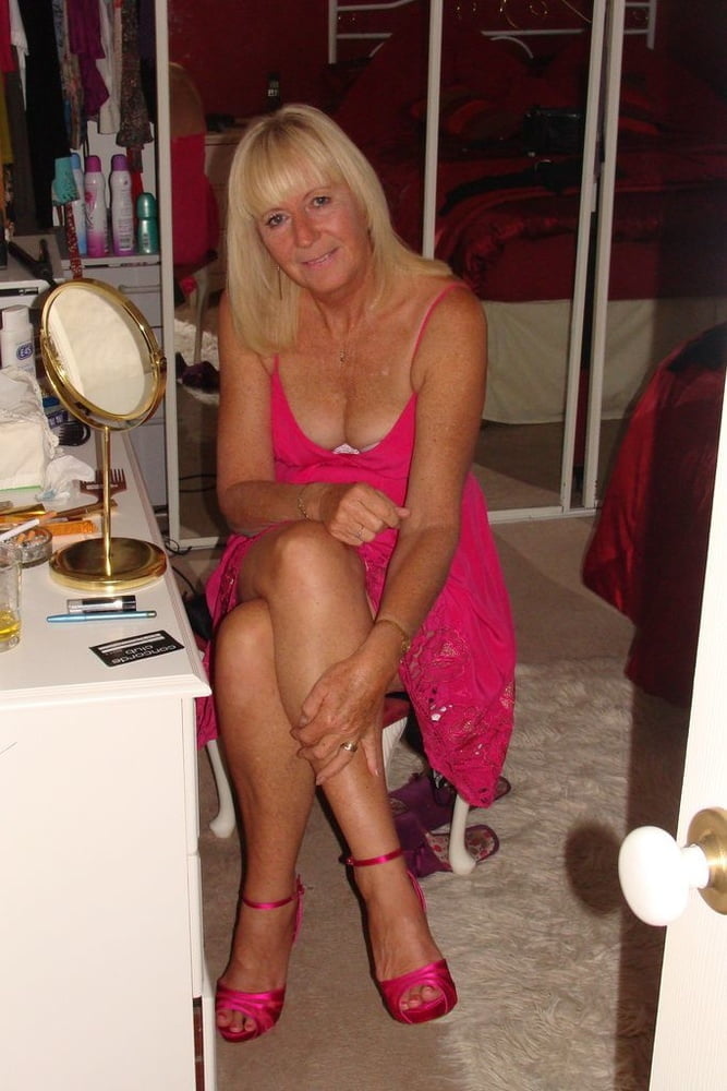 Sexy blonde amateur uk gilf montre tout
 #106514578