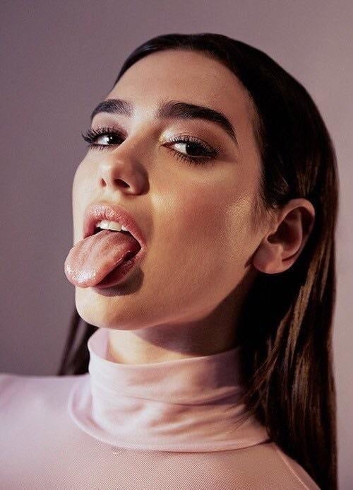 Dua lipa hot
 #91007376