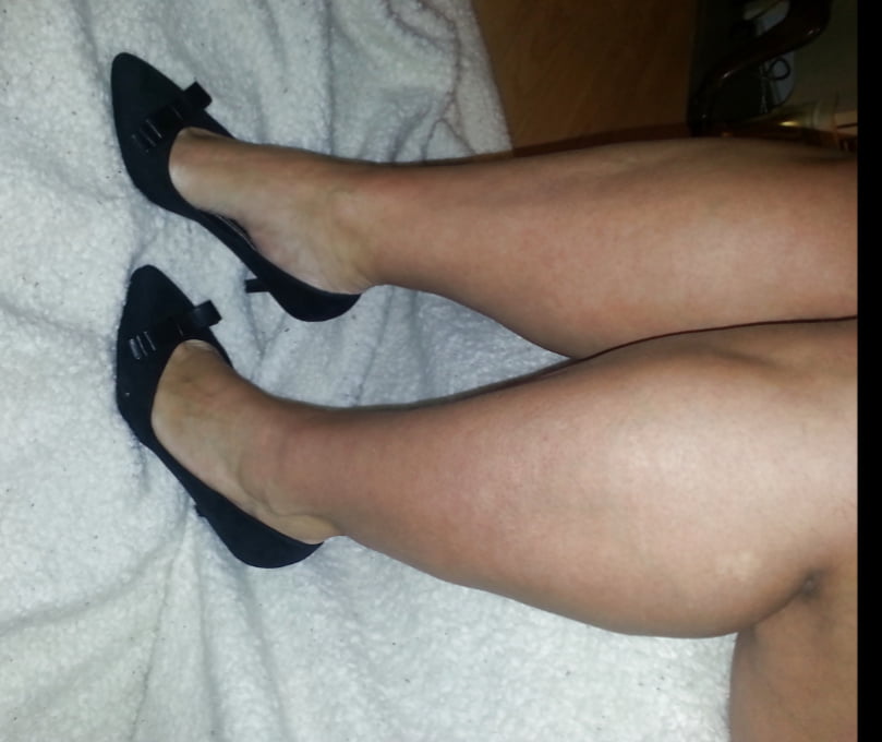 Des jambes et des pieds si sexy et matures
 #106526487