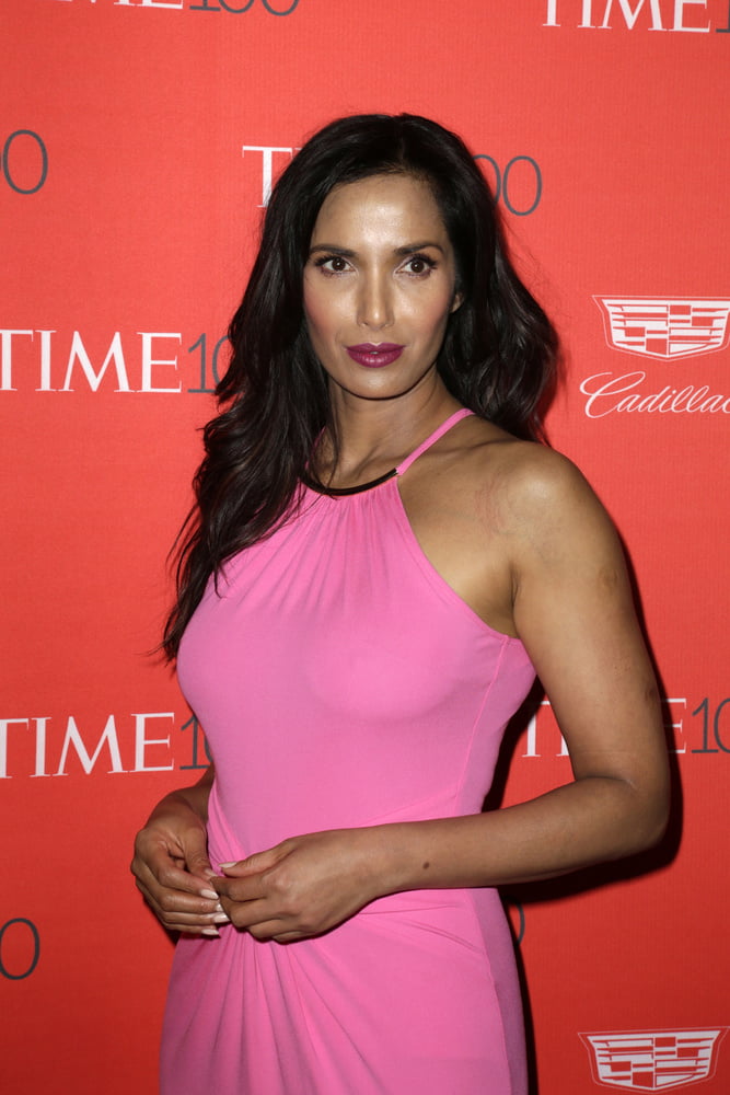 Masturbazione per padma lakshmi
 #102845304