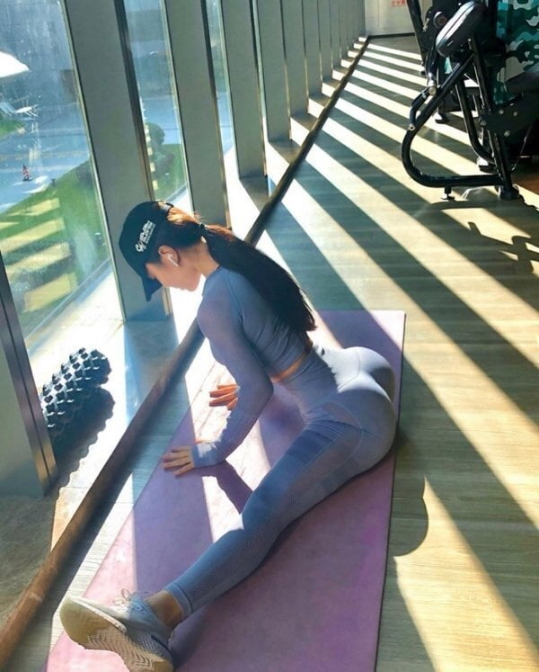 Ass&#039; n &#039; lycra and see thru yoga pants #95412739