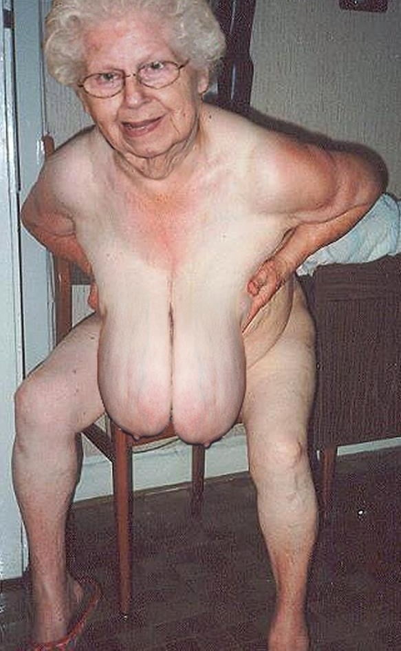 Sehr alte Omas große Titten
 #103770808