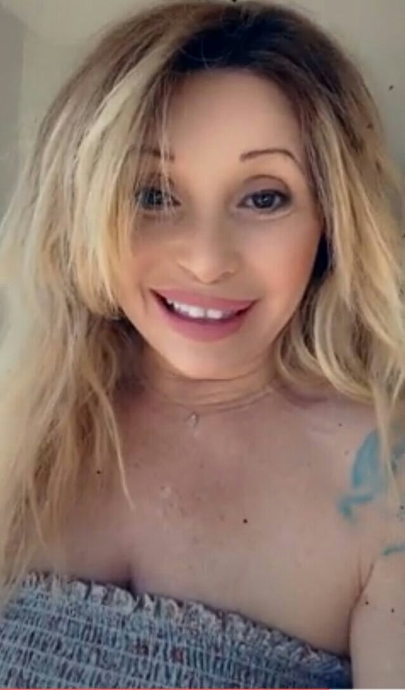 Eg diario rubia flaca actriz de voz
 #102134130