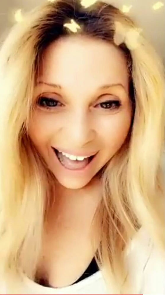 Eg diario rubia flaca actriz de voz
 #102134134