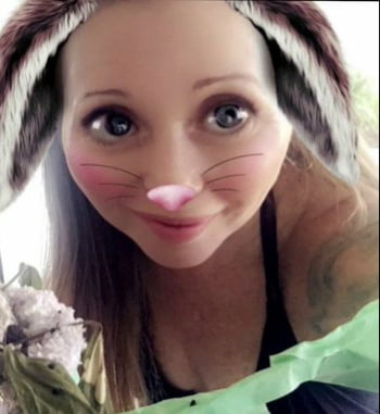 Eg diario rubia flaca actriz de voz
 #102134146