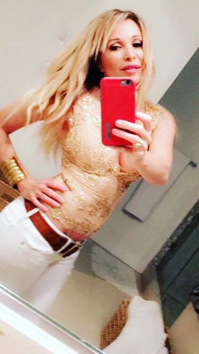 Eg diario rubia flaca actriz de voz
 #102134148