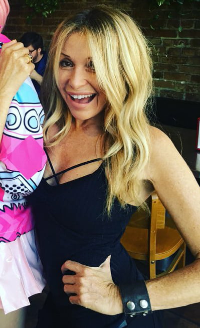 Eg diario rubia flaca actriz de voz
 #102134154