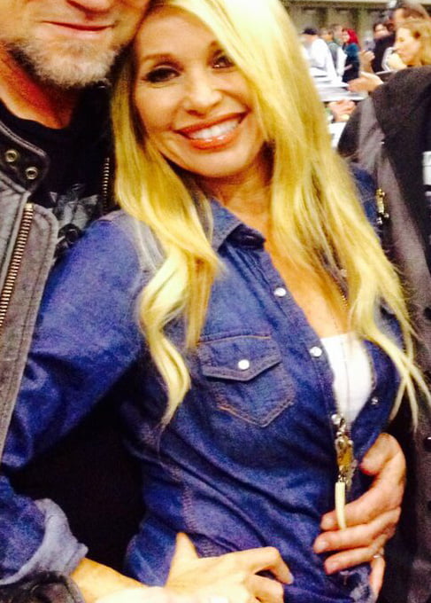 Eg diario rubia flaca actriz de voz
 #102134164