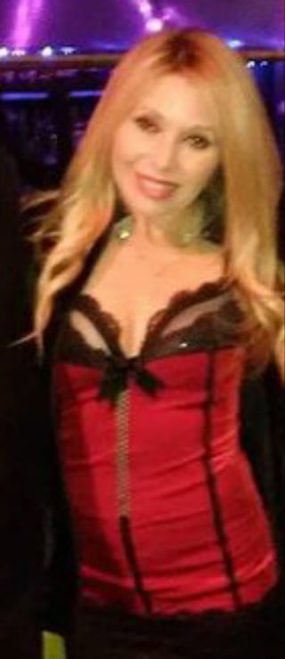 Eg diario rubia flaca actriz de voz
 #102134174