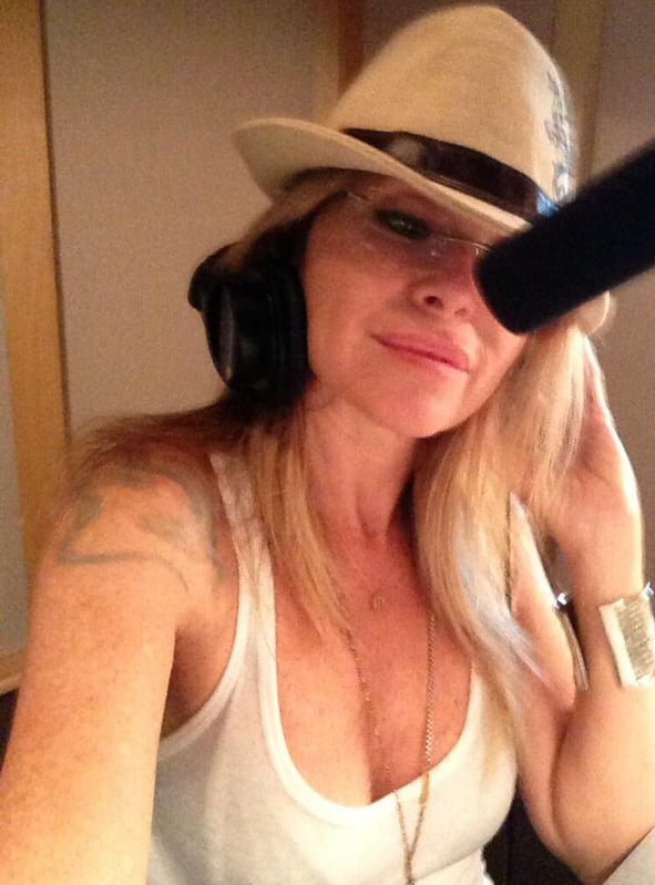 Eg diario rubia flaca actriz de voz
 #102134180