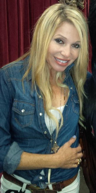 Eg diario rubia flaca actriz de voz
 #102134186