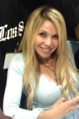 Eg diario rubia flaca actriz de voz
 #102134189