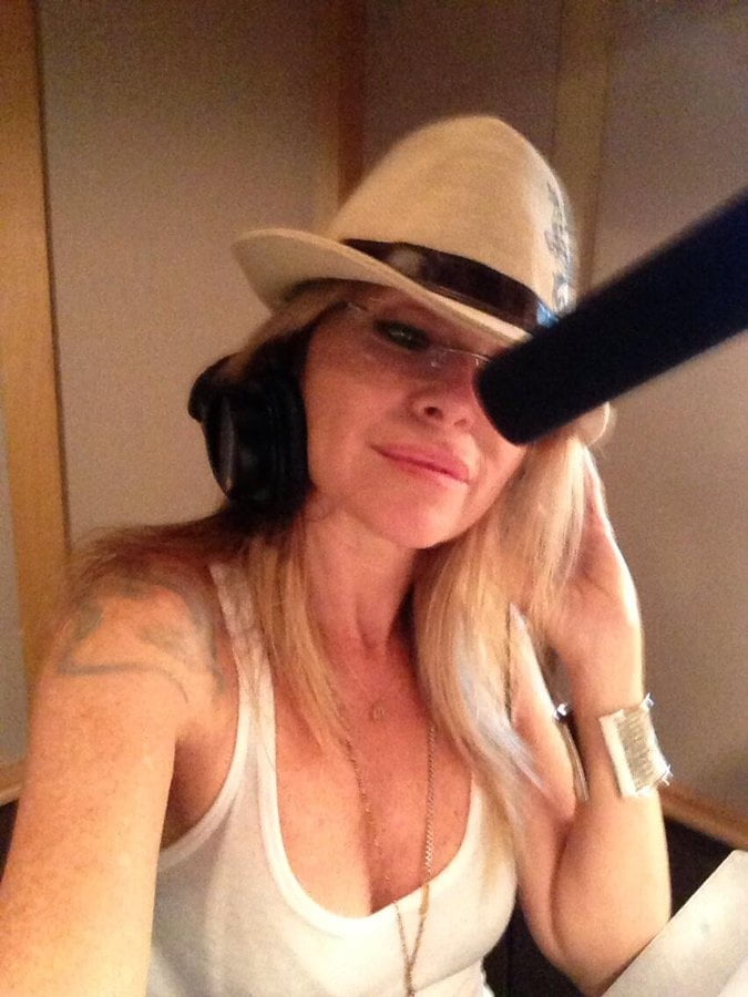 Eg diario rubia flaca actriz de voz
 #102134195