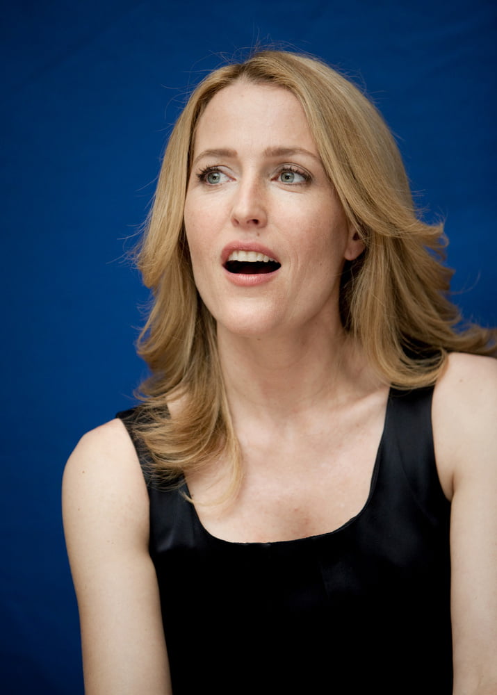 Gillian anderson
 #103354174