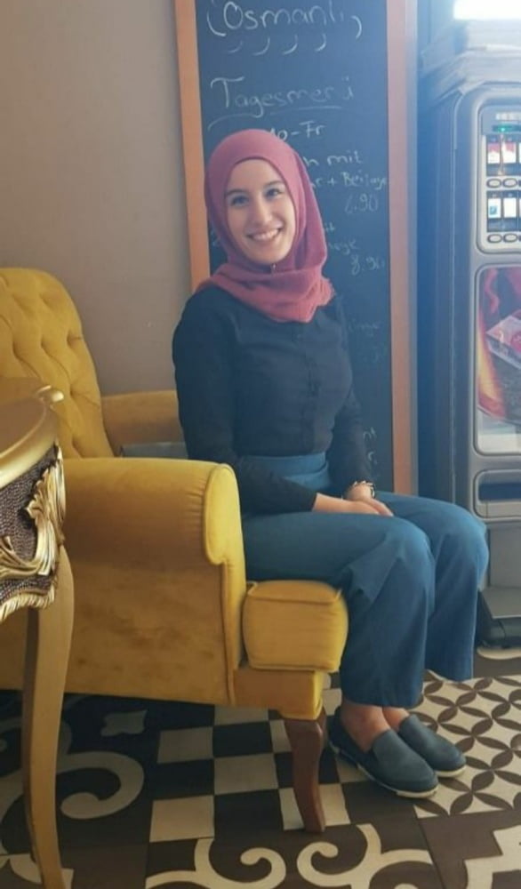 Ragazza turca hijab di Stoccarda
 #88843551