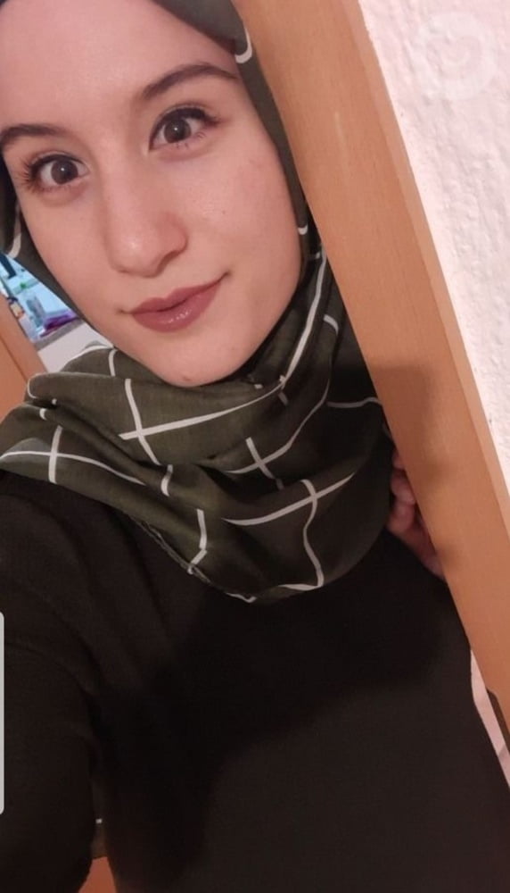 Ragazza turca hijab di Stoccarda
 #88843554