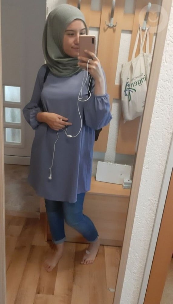 Hijab fille turque de Stuttgart
 #88843556