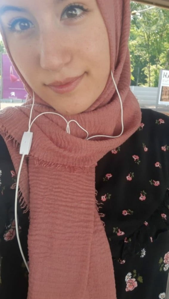 Hijab fille turque de Stuttgart
 #88843562