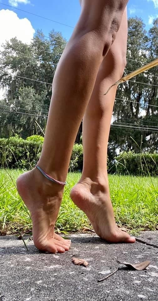 Feet #80185731