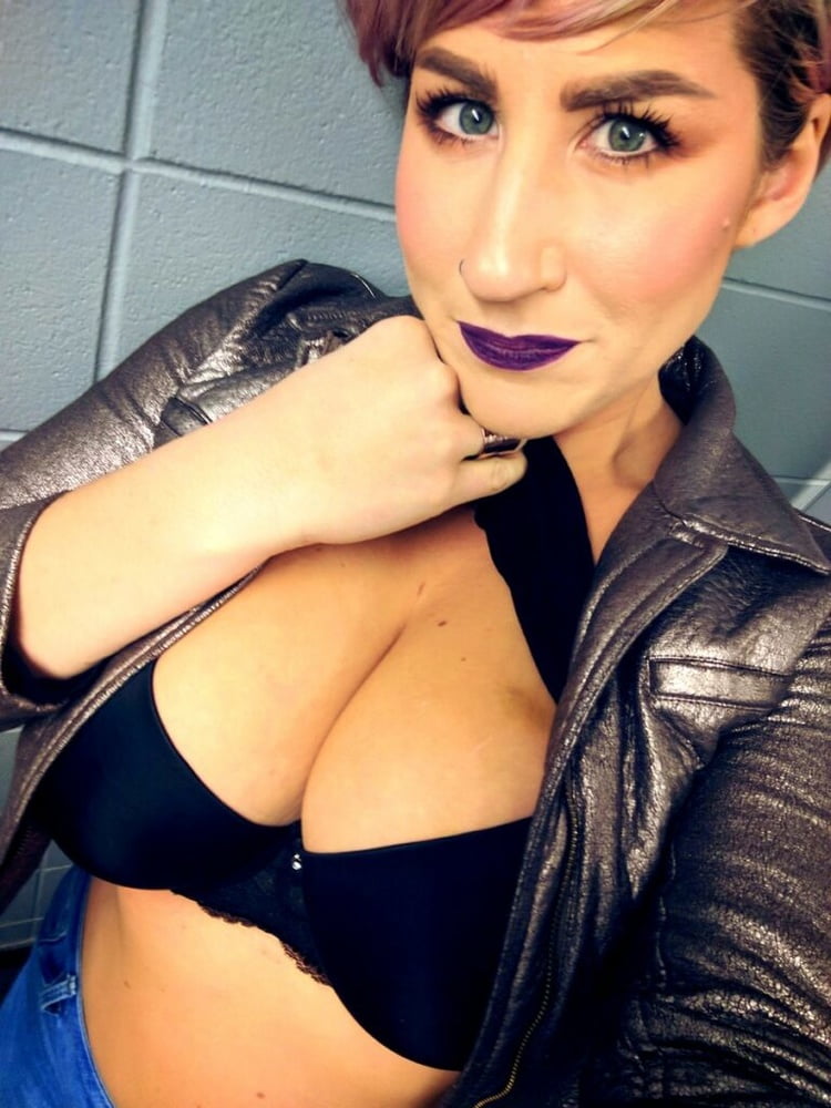 Sexy Milf
 #101852891