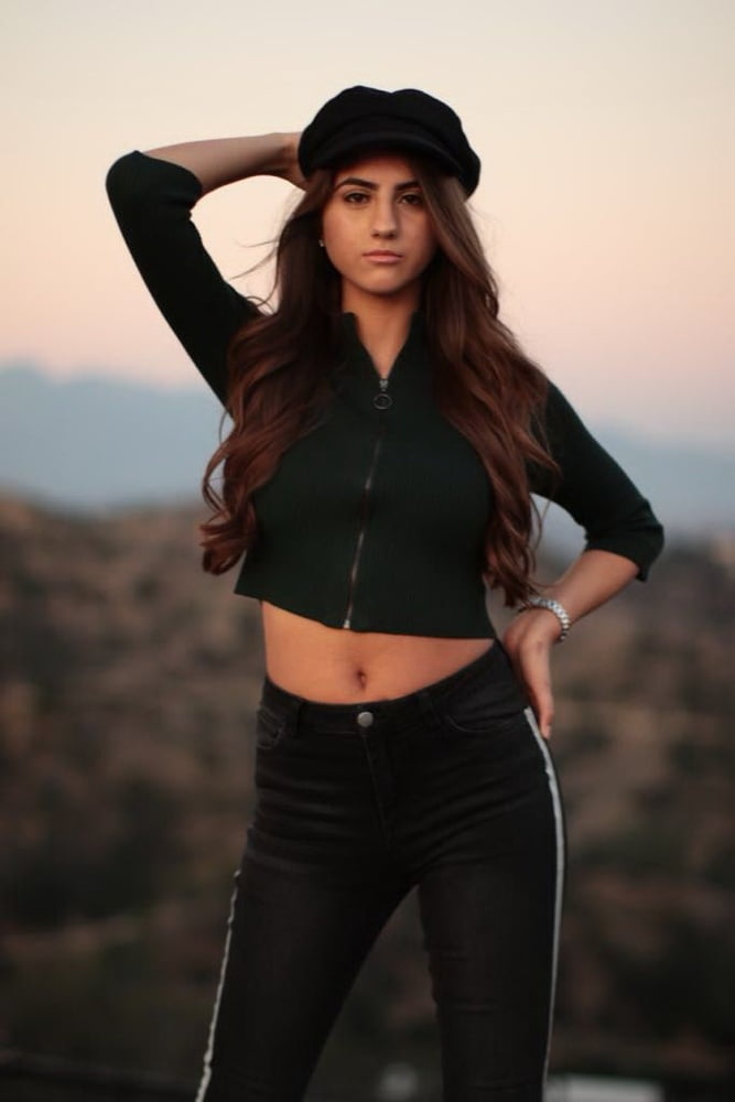 Amateur Brünette 167
 #105048499