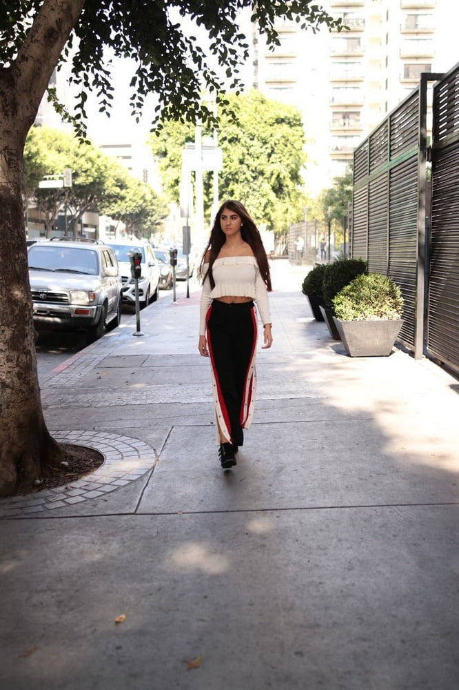 Amateur Brünette 167
 #105048542