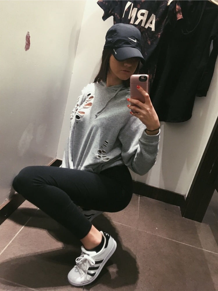 Amateur Brünette 167
 #105048577