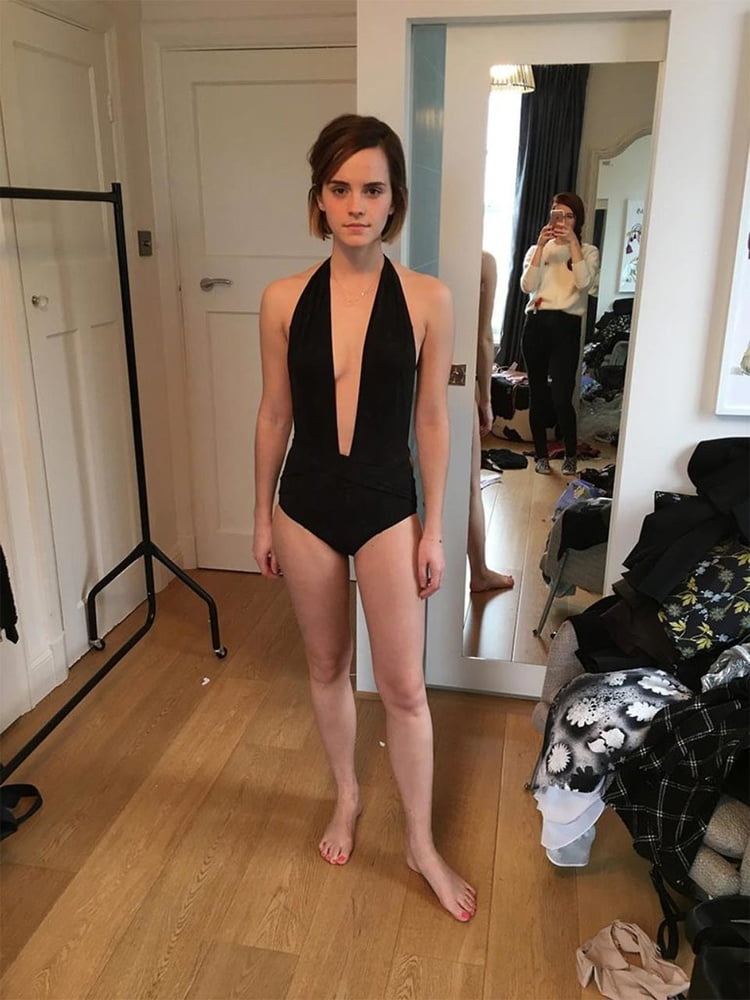 Hot Celebrity : Emma Watson #94287283
