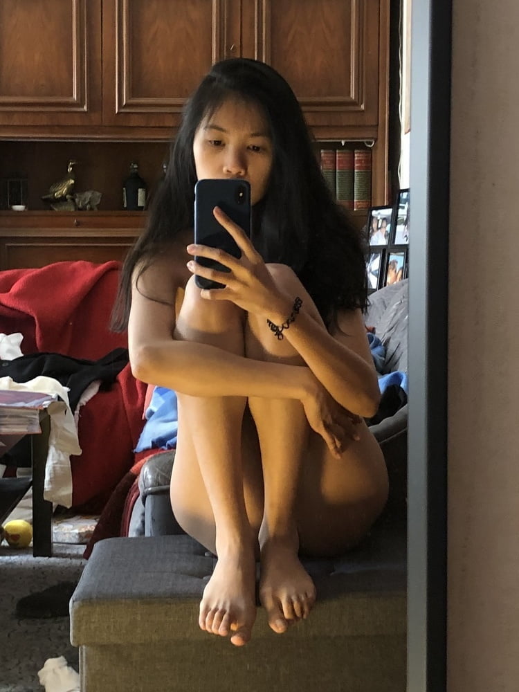 Traviesa filipina puta le encanta mostrar su cuerpo desnudo
 #97207154