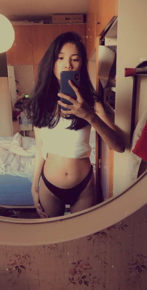 Traviesa filipina puta le encanta mostrar su cuerpo desnudo
 #97207312