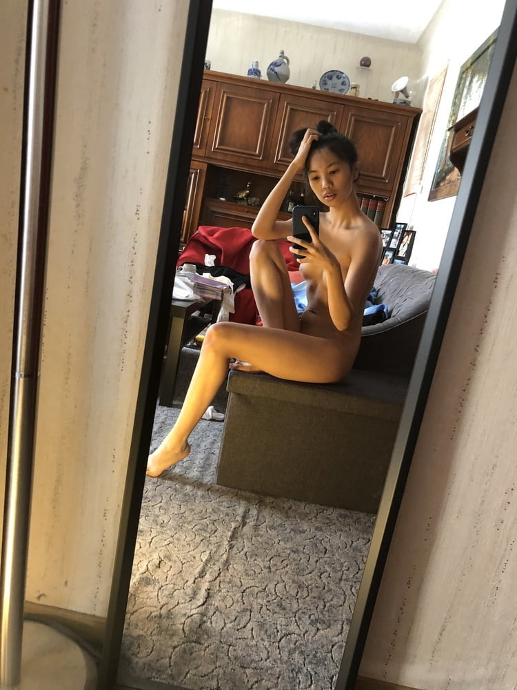Traviesa filipina puta le encanta mostrar su cuerpo desnudo
 #97207407
