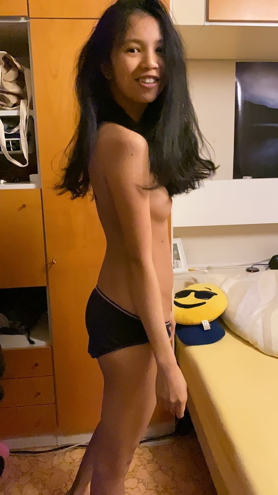 Traviesa filipina puta le encanta mostrar su cuerpo desnudo
 #97207856