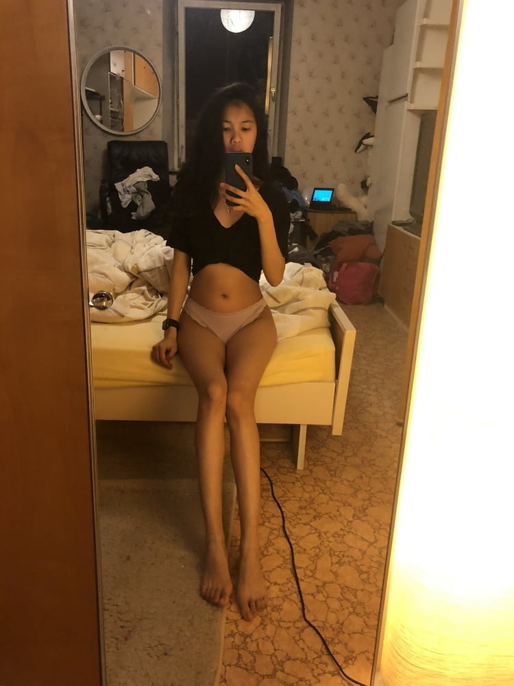 Traviesa filipina puta le encanta mostrar su cuerpo desnudo
 #97207961