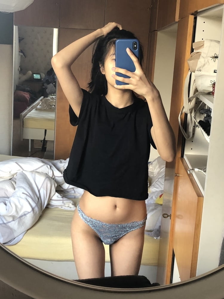 Traviesa filipina puta le encanta mostrar su cuerpo desnudo
 #97207978