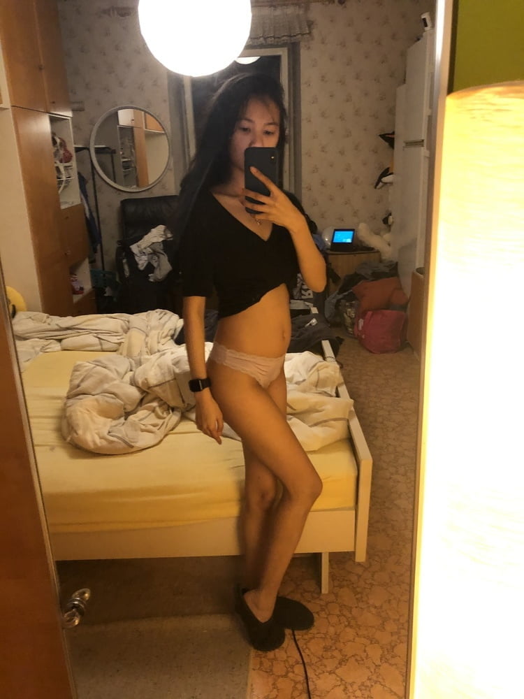 Traviesa filipina puta le encanta mostrar su cuerpo desnudo
 #97207984