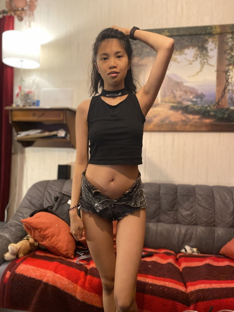 Traviesa filipina puta le encanta mostrar su cuerpo desnudo
 #97208038