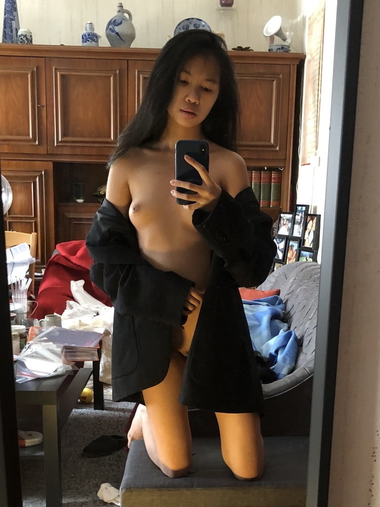 Traviesa filipina puta le encanta mostrar su cuerpo desnudo
 #97208089