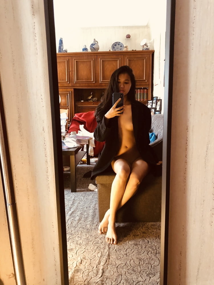 Traviesa filipina puta le encanta mostrar su cuerpo desnudo
 #97208135