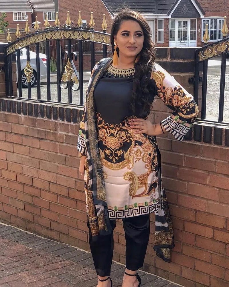 Pakistán indio árabe bengalí muñecas sexy
 #97430050