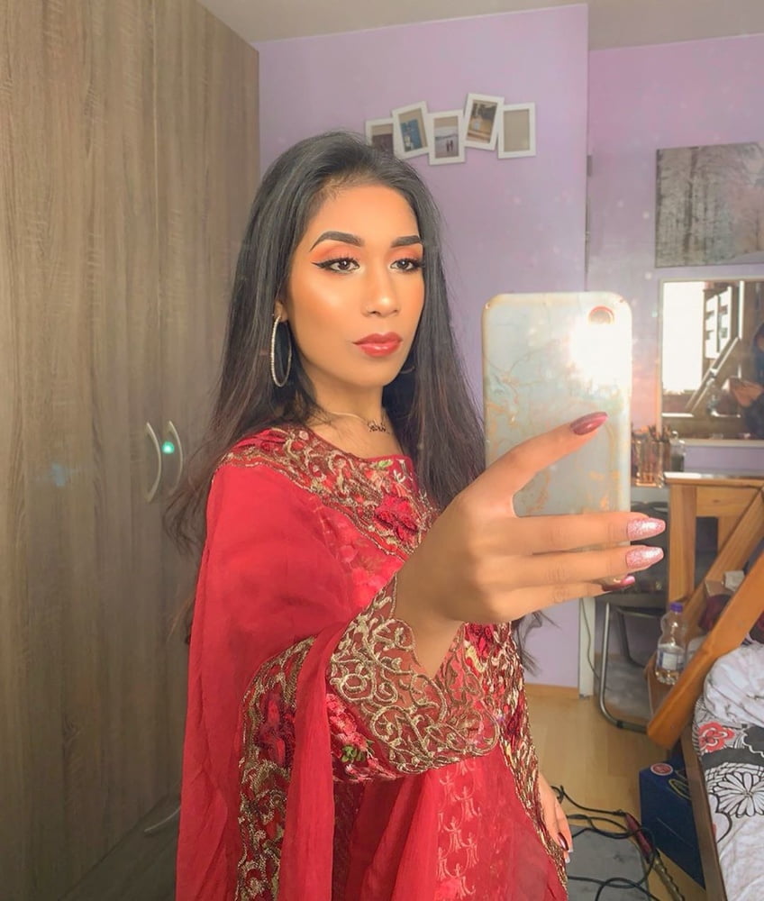 Pakistán indio árabe bengalí muñecas sexy
 #97430685