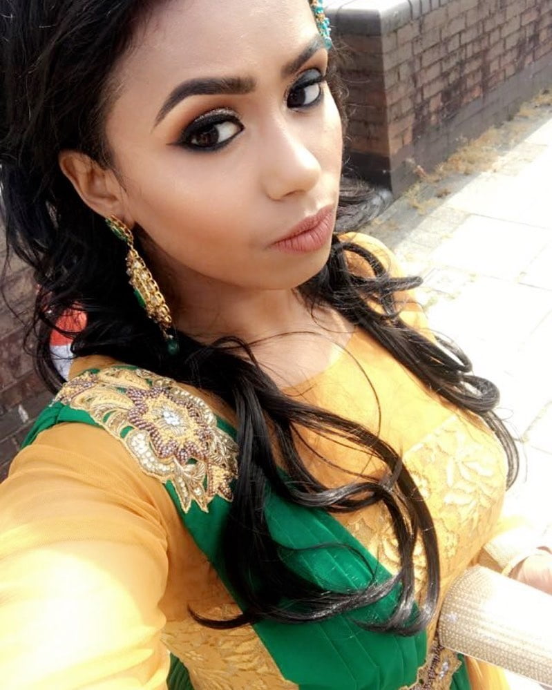 Pakistán indio árabe bengalí muñecas sexy
 #97431286