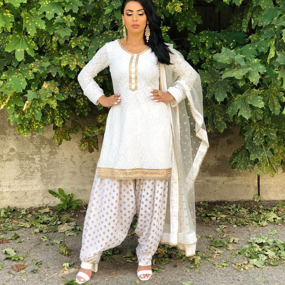 Pakistán indio árabe bengalí muñecas sexy
 #97431610