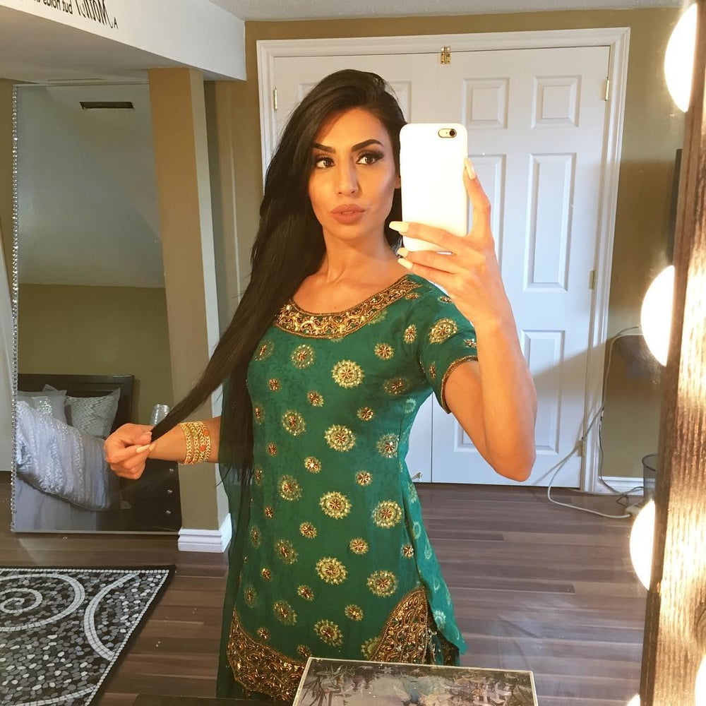 Pakistán indio árabe bengalí muñecas sexy
 #97431622