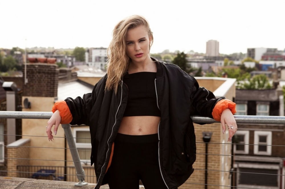 Zara Larsson #82113497