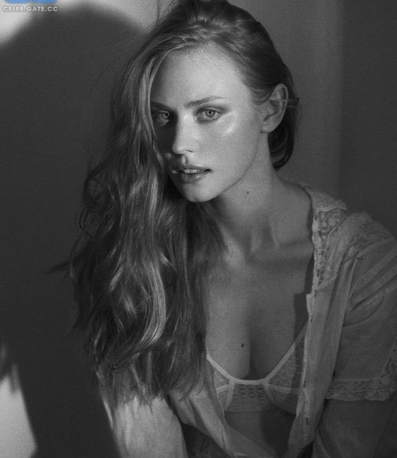 Deborah Ann Woll nuda #109014406