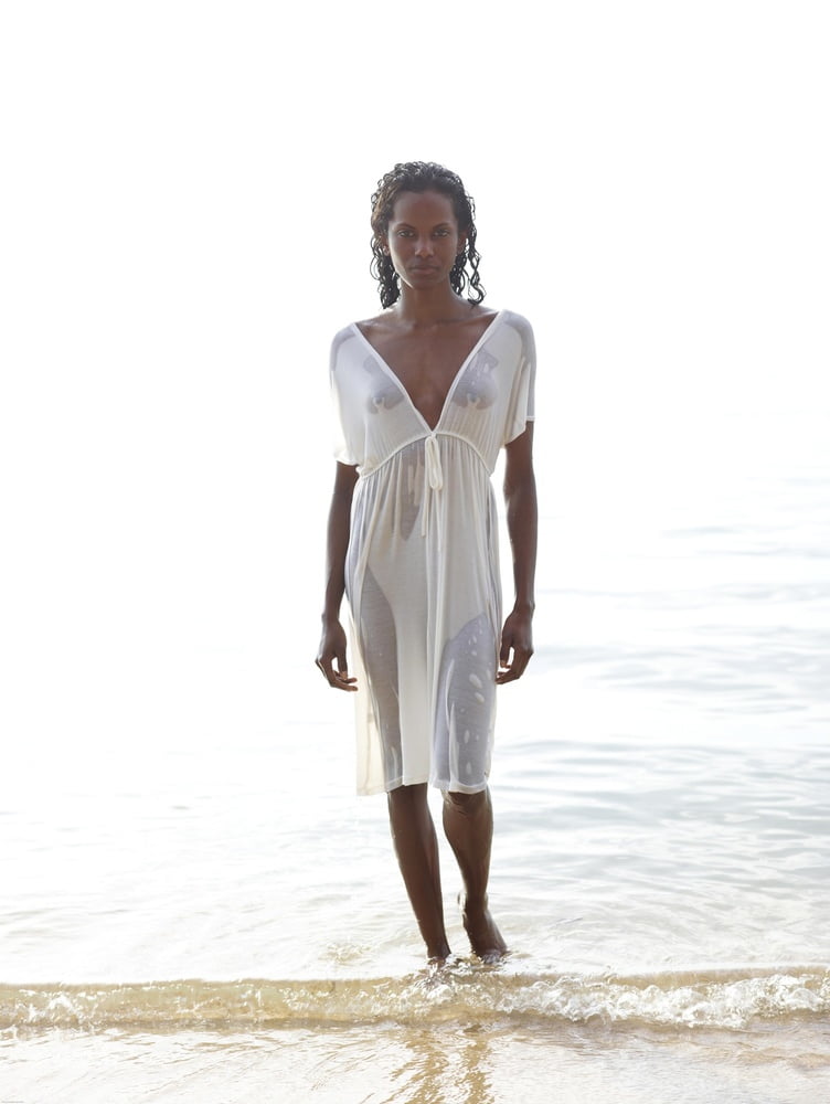 Robe mouillee
 #103384458