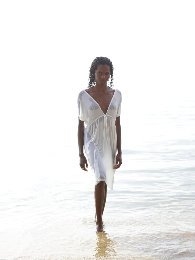 Robe mouillee
 #103384460