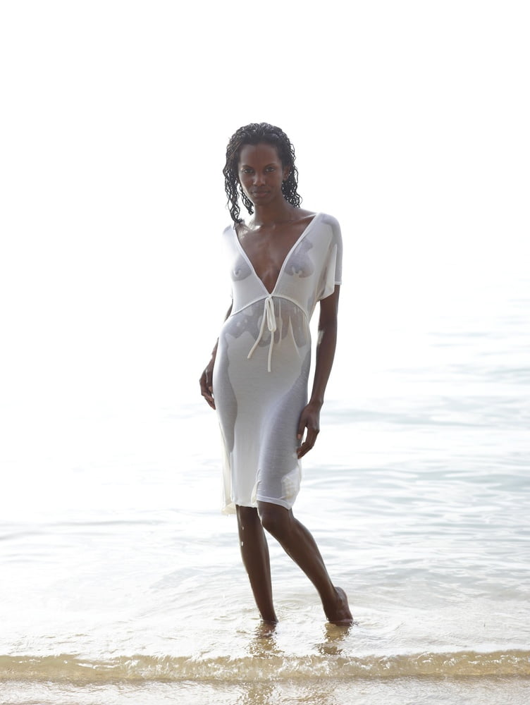 Robe mouillee
 #103384464