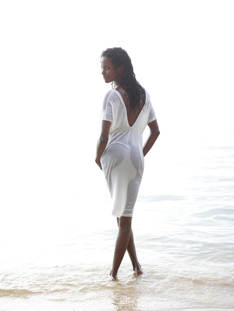 Robe mouillee
 #103384468